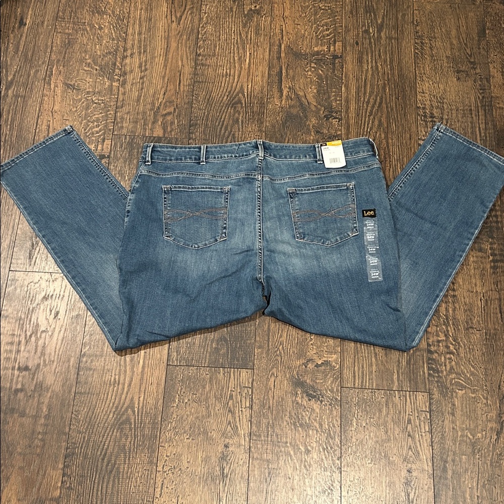 Lee Perfect Fit Straight Leg Mid-rise Plus Size Jeans (NWT)